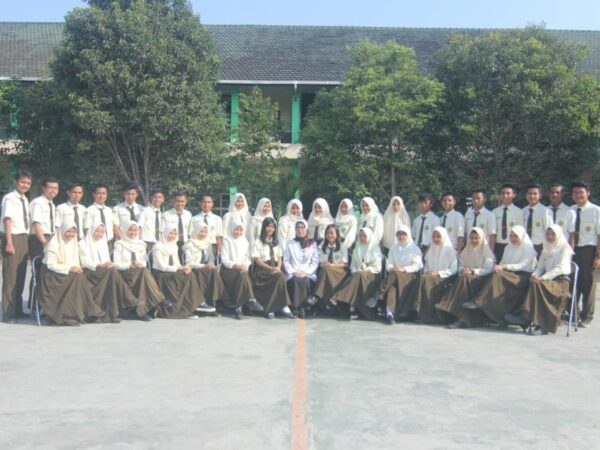 Kelas XII IPA 1 Kelas XII IPA 1